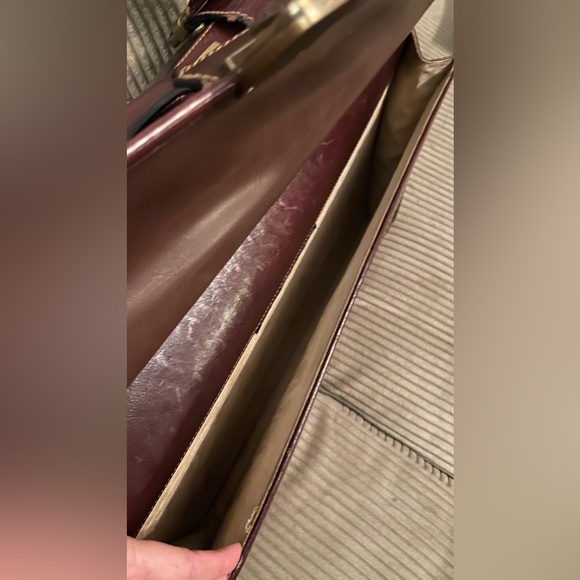 Classic Leather Briefcase in Rich Brown - Picture 8 of 8